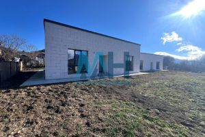 Продам дом 6-ти комнатный с общей площадью 198м2, на улице Магсумова, г. Передовое, Крым авт. респ., Россия, агентство Мастера Недвижимости Продам дом 6-ти комнатный с общей площадью 198м2, на улице Магсумова, г. Передовое, Крым авт. респ., Россия, агентство Мастера Недвижимости