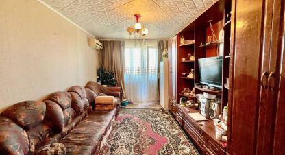 Продам квартиру 3-х комнатную с общей площадью 58м2, 4/5 эт., на улице 9-й пятилетки, г. Посёлок первомайский, Оренбургская обл., Россия, агентство Бюро недвижимости Быстровой. Фотография №1