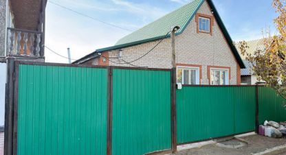 Продам дом 3-х комнатный с общей площадью 100м2, на улице Архитектурная, г. Соль-Илецк, Оренбургская обл., Россия, агентство Бюро недвижимости Быстровой. Фотография №1