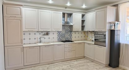 Продам коттедж/дачу 5-ти комнатную с общей площадью 123.4м2, на улице Казачий пер, г. Пок ленина, Оренбургская обл., Россия, агентство Бюро недвижимости Быстровой. Фотография №1