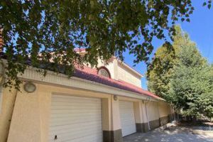 Продам дом 5-ти комнатный с общей площадью 650м2, на улице Стрелковая, Октябрьский район, г. Ростов-на-Дону, Ростовская обл., Россия, агентство АН Эксперт