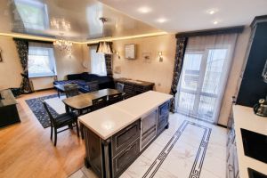 Сдам квартиру 3-х комнатную с общей площадью 100м2, 2/4 эт., на улице Кирова, г. Петрозаводск, Карелия респ., Россия, агентство Интернет-партнер Сдам квартиру 3-х комнатную с общей площадью 100м2, 2/4 эт., на улице Кирова, г. Петрозаводск, Карелия респ., Россия, агентство Интернет-партнер