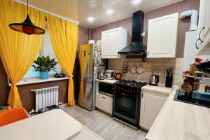 Продам квартиру 1 комнатную с общей площадью 37.8м2, 2/3 эт., на улице Гайворонский пер, Краснослободск район, г. Краснослободск, Волгоградская обл., Россия, агентство Живем Дома