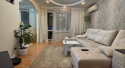 Продам квартиру 3-х комнатную с общей площадью 57м2, 2/2 эт., на улице Мелиораторов ул, Краснослободск район, г. Краснослободск, Волгоградская обл., Россия, агентство Живем Дома. Фотография №1