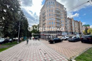 Продам квартиру 2-х комнатную с общей площадью 62.4м2, 5/5 эт., на улице Интернациональная, г. Ессентуки, Ставропольский край, Россия, агентство АН Черника