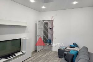 Продам квартиру 1 комнатную с общей площадью 38м2, 6/9 эт., на улице Победы, г. Евпатория, Крым авт. респ., Россия, агентство Альфа Недвижимость