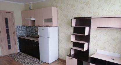 Продам квартиру 1 комнатную с общей площадью 21м2, 3/3 эт., на улице Лазурная, Пок голубево район, г. Голубево, Калининградская обл., Россия, агентство Home Invest. Фотография №1
