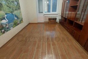 Продам квартиру 2-х комнатную с общей площадью 54.9м2, 1/4 эт., на улице Ленина, г. Крымское, Крым авт. респ., Россия, агентство СитиДом