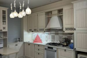 Продам квартиру 1 комнатную с общей площадью 47.8м2, 1/5 эт., на улице Победы, г. Евпатория, Крым авт. респ., Россия, агентство Альфа Недвижимость