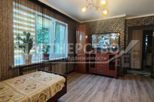 Продам квартиру 1 комнатную с общей площадью 40м2, 1/3 эт., на улице Кавказская, г. Черноморский, Краснодарский край, Россия, агентство АН "Партнерство"