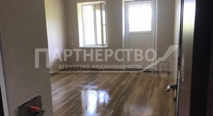 Купить квартиру 3-х комнатную, 54 кв. м. Фотография №1 Продам квартиру 3-х комнатную с общей площадью 54м2, 2/2 эт., на улице Свободы, г. Ахтырский, Краснодарский край, Россия, агентство АН Партнерство. Фотография №1