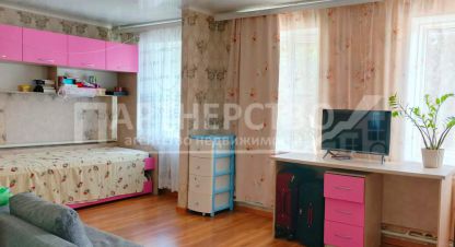 Купить дом 4-х комнатную, 118 кв. м. Фотография №1 Продам дом 4-х комнатный с общей площадью 118м2, на улице 50 лет октября, г. Ильский, Краснодарский край, Россия, агентство АН Партнерство. Фотография №1