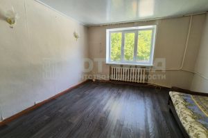 Продам квартиру 2-х комнатную с общей площадью 70м2, 2/2 эт., на улице Гладкова, г. Арзамас, Нижегородская обл., Россия, агентство Вотчина Продам квартиру 2-х комнатную с общей площадью 70м2, 2/2 эт., на улице Гладкова, г. Арзамас, Нижегородская обл., Россия, агентство Вотчина