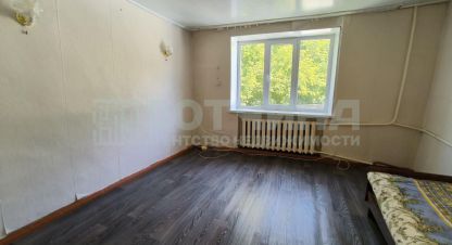 Купить квартиру 2-х комнатную, 70 кв. м. Фотография №1 Продам квартиру 2-х комнатную с общей площадью 70м2, 2/2 эт., на улице Гладкова, г. Арзамас, Нижегородская обл., Россия, агентство Вотчина. Фотография №1