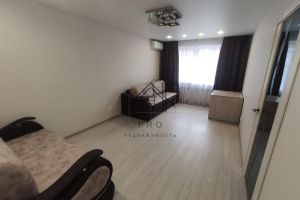 Продам квартиру 1 комнатную с общей площадью 35.8м2, 1/3 эт., на улице Парковая, г. Посёлок щедрино, Ярославская обл., Россия, агентство PRO недвжимость