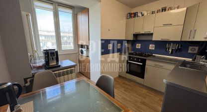 Купить квартиру 2-х комнатную, 44 кв. м. Фотография №1 Продам квартиру 2-х комнатную с общей площадью 44м2, 5/5 эт., на улице Казачья, г. Севастополь, Крым авт. респ., Россия, агентство Среда. Фотография №1