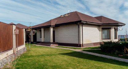 Продам дом 4-х комнатный с общей площадью 150м2, г. Ерзовка рп, Волгоградская обл., Россия, агентство Живем Дома. Фотография №1