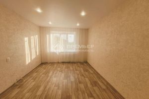 Продам комнату с общей площадью 18м2, 4/5 эт., на улице Мкр лянгасово октябрьская, г. Киров, Кировская обл., Россия, агентство Премьер Недвижимость 