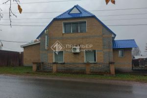 Продам торговое помещение с общей площадью 240.7м2, на улице Первомайская, г. Слободской, Кировская обл., Россия, агентство Премьер Недвижимость 