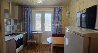 Продам квартиру 1 комнатную с общей площадью 32м2, 4/5 эт., на улице Курортная, г. Пгт нижнеивкино, длычное, Кировская обл., Россия, агентство Премьер Недвижимость . Фотография №1