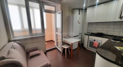 Купить квартиру 1 комнатную, 36 кв. м. Фотография №1 Продам квартиру 1 комнатную с общей площадью 36м2, 8/10 эт., на улице Челнокова, Гагаринский район, г. Севастополь, Крым авт. респ., Россия, агентство Херсонес Недвижимость. Фотография №1