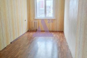 Продам квартиру 2-х комнатную с общей площадью 43.7м2, 4/5 эт., на улице Молодежная, Железнодорожный район, г. Барнаул, Алтайский край, Россия, агентство АН Династия 24