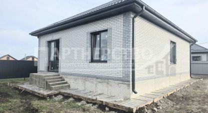 Купить дом 4-х комнатную, 85 кв. м. Фотография №1 Продам дом 4-х комнатный с общей площадью 85м2, г. Ильский, Краснодарский край, Россия, агентство АН Партнерство. Фотография №1