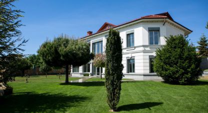 Купить дом 5-ти комнатную, 516 кв. м. Фотография №1 Продам дом 5-ти комнатный с общей площадью 516м2, на улице Аллея защитников 35-й батареи, Гагаринский район, г. Севастополь, Крым авт. респ., Россия, агентство Центр продаж НОВОСТРОЙКИ. Фотография №1