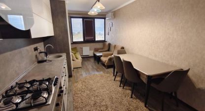 Купить квартиру 2-х комнатную, 74 кв. м. Фотография №1 Продам квартиру 2-х комнатную с общей площадью 74м2, 2/10 эт., на улице Парковая, Гагаринский муниципальный окр район, г. Севастополь, Крым авт. респ., Россия, агентство Центр продаж НОВОСТРОЙКИ. Фотография №1