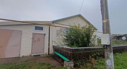 Купить дом 4-х комнатную, 82.4 кв. м. Фотография №1 Продам дом 4-х комнатный с общей площадью 82.4м2, на улице Россия татарстан респ верхнеуслонский уланово заозёрная, г. Казань, Татарстан респ., Россия, агентство АН Centroom. Фотография №1