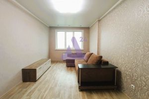 Продам квартиру 1 комнатную с общей площадью 37.3м2, 9/9 эт., на улице Октябрьская, г. Новоалтайск, Алтайский край, Россия, агентство АН Династия 24