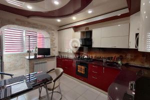 Продам квартиру 3-х комнатную с общей площадью 71.9м2, 3/3 эт., на улице Февральская, г. Углич, Ярославская обл., Россия, агентство Ваш Вариант Продам квартиру 3-х комнатную с общей площадью 71.9м2, 3/3 эт., на улице Февральская, г. Углич, Ярославская обл., Россия, агентство Ваш Вариант