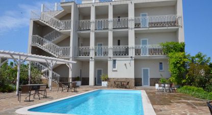 Купить дом 9-ти комнатную, 296 кв. м. Фотография №1 Продам дом 9-ти комнатный с общей площадью 296м2, на улице Набережная андрея первозванного, Гагаринский район, г. Севастополь, Крым авт. респ., Россия, агентство Центр продаж НОВОСТРОЙКИ. Фотография №1