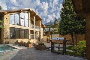 Продам дом 5-ти комнатный с общей площадью 369м2, на улице Переселенческая, г. Сочи, Краснодарский край, Россия, агентство Penny Lane Realty Продам дом 5-ти комнатный с общей площадью 369м2, на улице Переселенческая, г. Сочи, Краснодарский край, Россия, агентство Penny Lane Realty