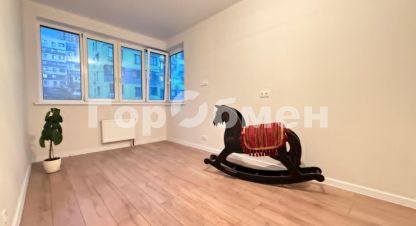 Купить квартиру 2-х комнатную, 30.8 кв. м. Фотография №1 Продам квартиру 2-х комнатную с общей площадью 30.8м2, 2/9 эт., на улице Ленинский, г. Химки, Московская обл., Россия, агентство ГорОбмен. Фотография №1