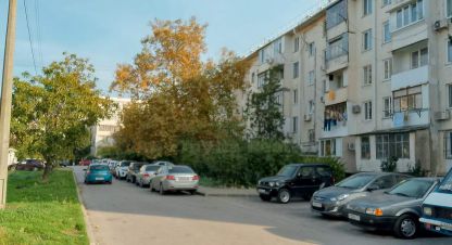 Купить квартиру 2-х комнатную, 45 кв. м. Фотография №1 Продам квартиру 2-х комнатную с общей площадью 45м2, 1/5 эт., на улице Бориса михайлова, г. Севастополь, Крым авт. респ., Россия, агентство InVita Realty. Фотография №1