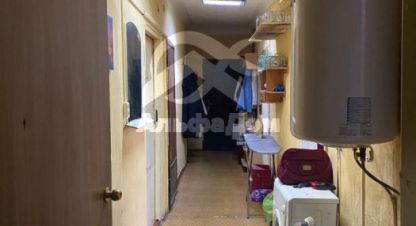 Продам комнату с общей площадью 9.9м2, 3/4 эт., на улице Российская, Калининский район район, г. Челябинск, Челябинская обл., Россия, агентство Центр недвижимости и Ипотеки АльфаДом. Фотография №1