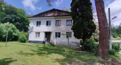 Купить квартиру 3-х комнатную, 43 кв. м. Фотография №1 Продам квартиру 3-х комнатную с общей площадью 43м2, 2/2 эт., на улице Братская (лазаревский) ул, Лазаревский район, г. Сочи, Краснодарский край, Россия, агентство Интернет-партнер. Фотография №1