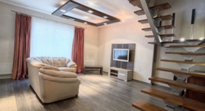 Продам дом 4-х комнатный с общей площадью 131.5м2, на улице Гурьева ул, Центральный район, г. Калининград, Калининградская обл., Россия, агентство Интернет-партнер. Фотография №1