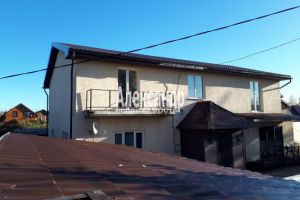 Продам дом 6-ти комнатный с общей площадью 233м2, на улице 6-я линия, г. Янино-1, Ленинградская обл., Россия, агентство Интернет-партнер