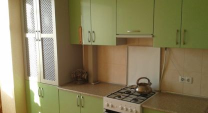 Купить квартиру 1 комнатную, 39.3 кв. м. Фотография №1 Продам квартиру 1 комнатную с общей площадью 39.3м2, 3/9 эт., на улице Луговая, Киевский район, г. Симферополь , Крым авт. респ., Россия, агентство Интернет-партнер. Фотография №1