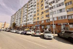 Продам торговое помещение с общей площадью 72м2, на улице Железнодорожная, Железнодорожный район, г. Симферополь , Крым авт. респ., Россия, агентство Интернет-партнер