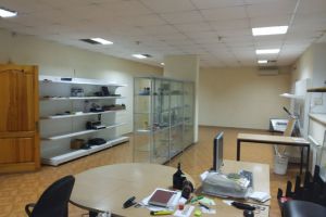 Сдам торговое помещение с общей площадью 180м2, на улице Некрасова ул, Центральный район, г. Симферополь , Крым авт. респ., Россия, агентство Интернет-партнер