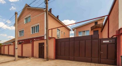 Продам дом 7-ти комнатный с общей площадью 453.2м2, на улице Темиз, Центральный район, г. Симферополь , Крым авт. респ., Россия, агентство Интернет-партнер. Фотография №1