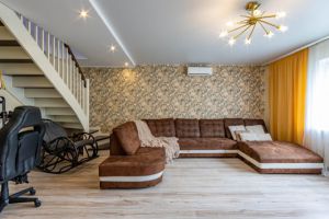 Продам дом 5-ти комнатный с общей площадью 149.7м2, на улице Ягодная, г. Мирное , Крым авт. респ., Россия, агентство Интернет-партнер