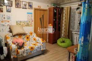 Продам квартиру 2-х комнатную с общей площадью 44.3м2, 4/4 эт., на улице Вали голубевой ул, г. Волхов, Ленинградская обл., Россия, агентство Интернет-партнер