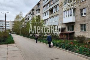 Продам квартиру 1 комнатную с общей площадью 36.8м2, 5/5 эт., на улице Советская ул, г. Отрадное, Ленинградская обл., Россия, агентство Интернет-партнер