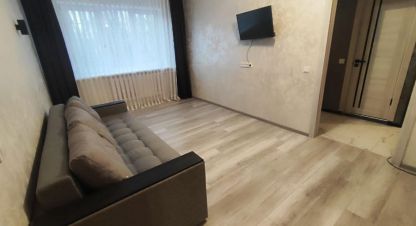 Продам квартиру 1 комнатную с общей площадью 33.3м2, 1/5 эт., на улице Новый быт, Фабричный район, г. Кострома, Костромская обл., Россия, агентство Служба недвижимости СЛАВНА. Фотография №1