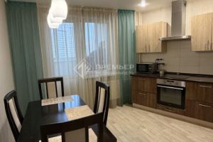 Продам квартиру 1 комнатную с общей площадью 40.7м2, 4/16 эт., на улице Ивана Попова, г. Киров, Кировская обл., Россия, агентство Премьер Недвижимость 