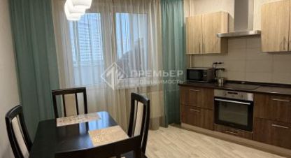 Продам квартиру 1 комнатную с общей площадью 40.7м2, 4/16 эт., на улице Ивана Попова, г. Киров, Кировская обл., Россия, агентство Премьер Недвижимость . Фотография №1